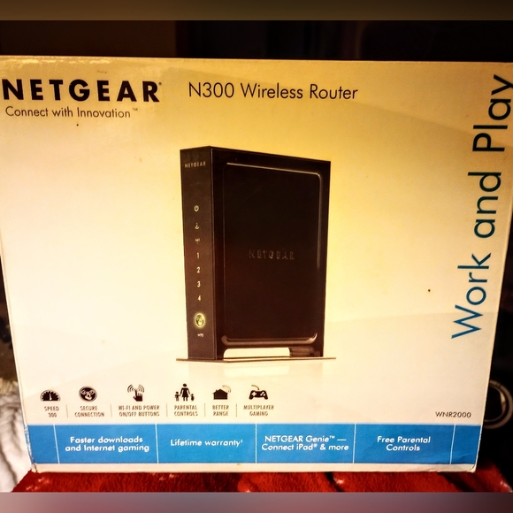 NETGEAR N300 WIRELESS ROUTER WNR 2000 SECURE CONNECTION MULTIPLAYER GAMING
